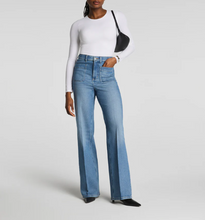 Load image into Gallery viewer, Easy Flare Jeans with Patch Pockets