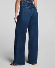 Load image into Gallery viewer, Mid-Rise Wide Leg Jeans