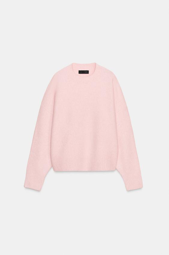 SOFT KNIT SWEATER